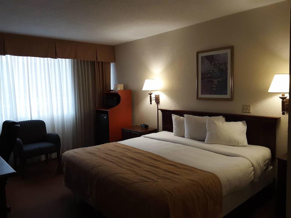 Norwood Inn Hudson ภายนอก รูปภาพ
