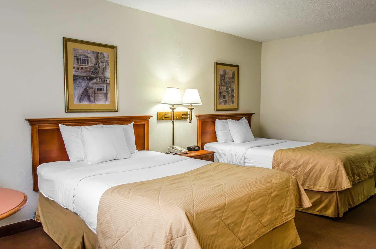 Norwood Inn Hudson ภายนอก รูปภาพ